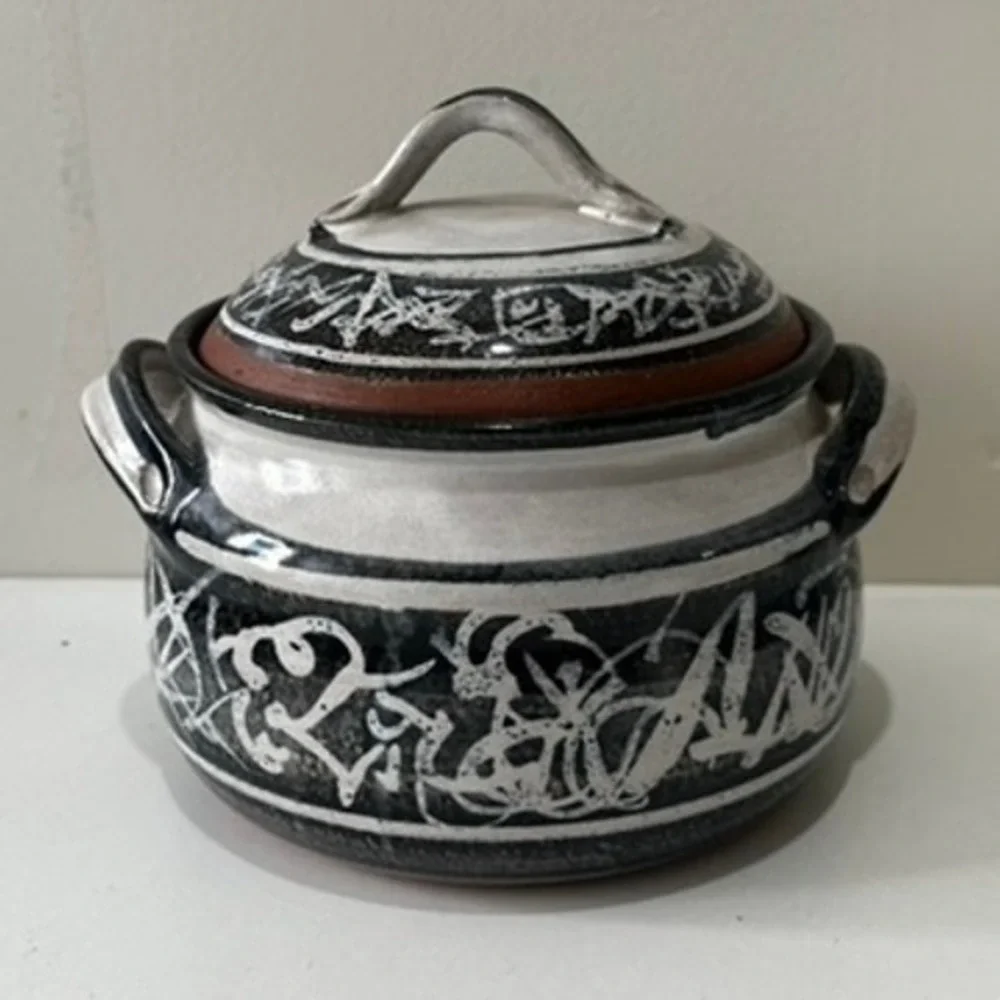 Studio Pottery Sgraffito Terracotta Lidded Bean Cookie Jar Dish Signed